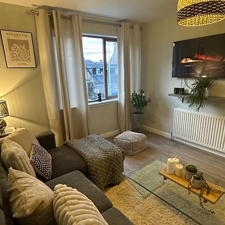 Lovely Modern 2 Bedrom Unit Close To City Center Dalneigh エクステリア 写真