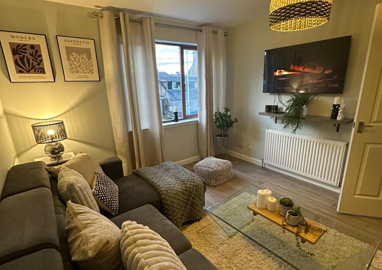 Lovely Modern 2 Bedrom Unit Close To City Center Dalneigh エクステリア 写真